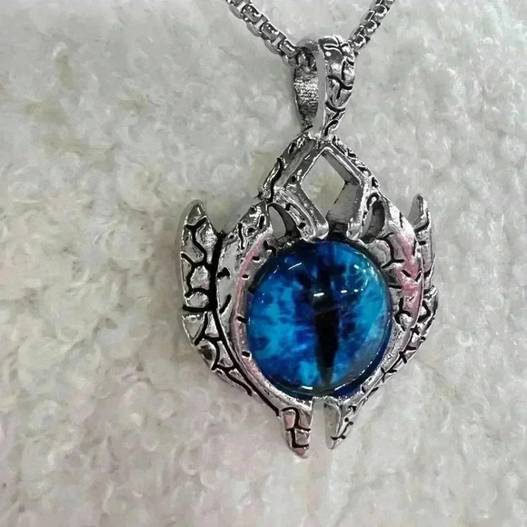 Mystical Dragon Eye Pendant Necklace – Silver Wings  & Blue Eye Design - Picture 4 of 5